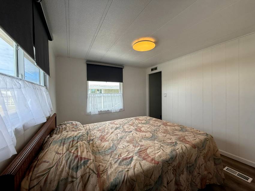 17 Larkspur Ave a Palmetto, FL Mobile or Manufactured Home for Sale